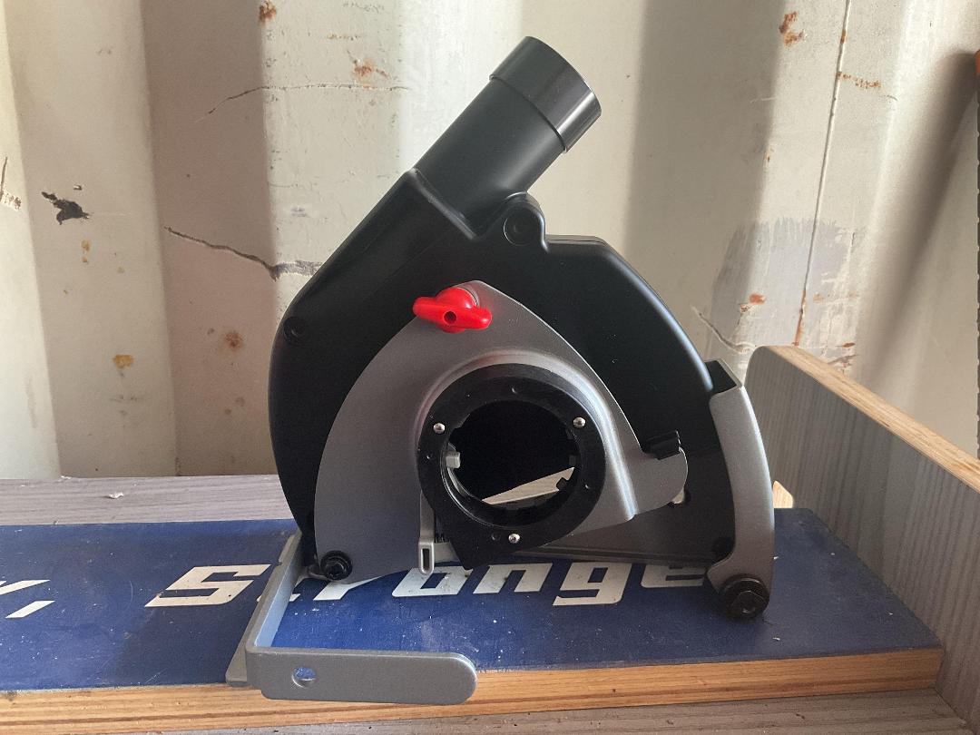 Photo '2' of Milwaukee Dust Extraction Cutting Shroud Photo '2' of Milwaukee Dust Extraction Cutting Shroud