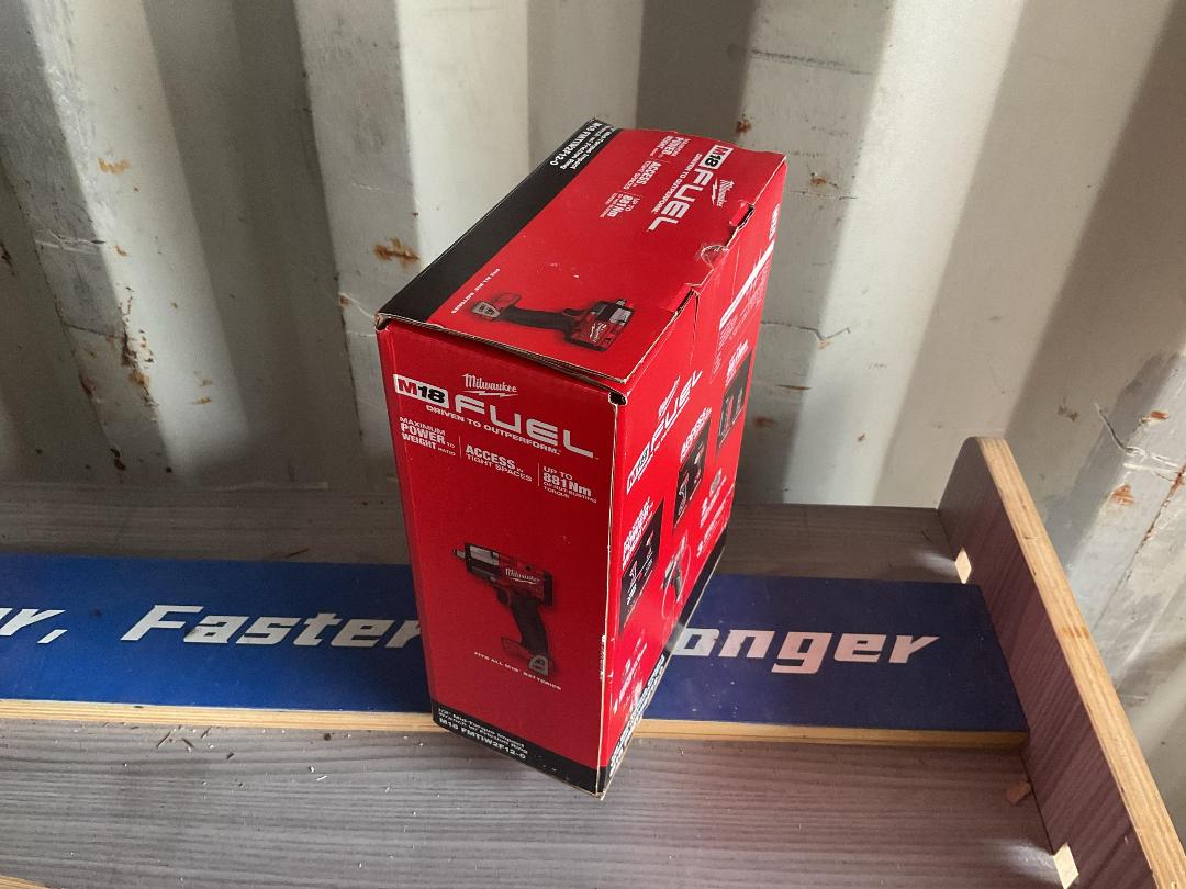 Photo '4' of Milwaukee Impact Wrench Photo '4' of Milwaukee Impact Wrench