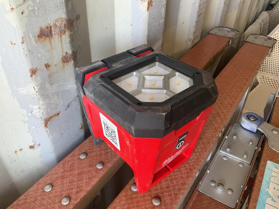 Photo '2' of Milwaukee Pivoting Area Light Photo '2' of Milwaukee Pivoting Area Light