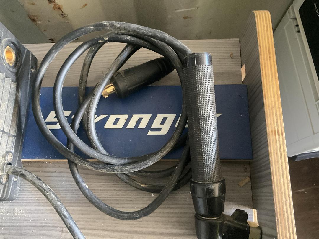 Photo '2' of Welder Photo '2' of Welder