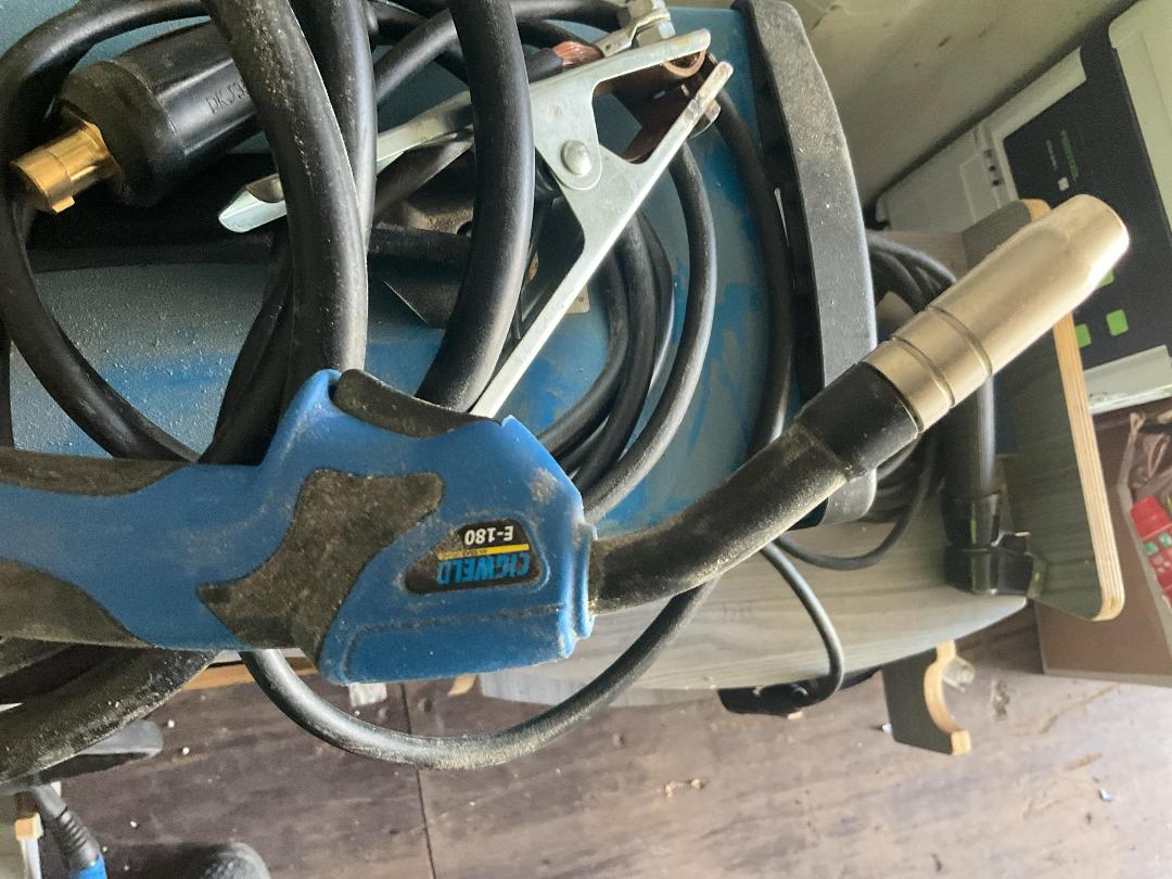 Photo '5' of Welder Photo '5' of Welder