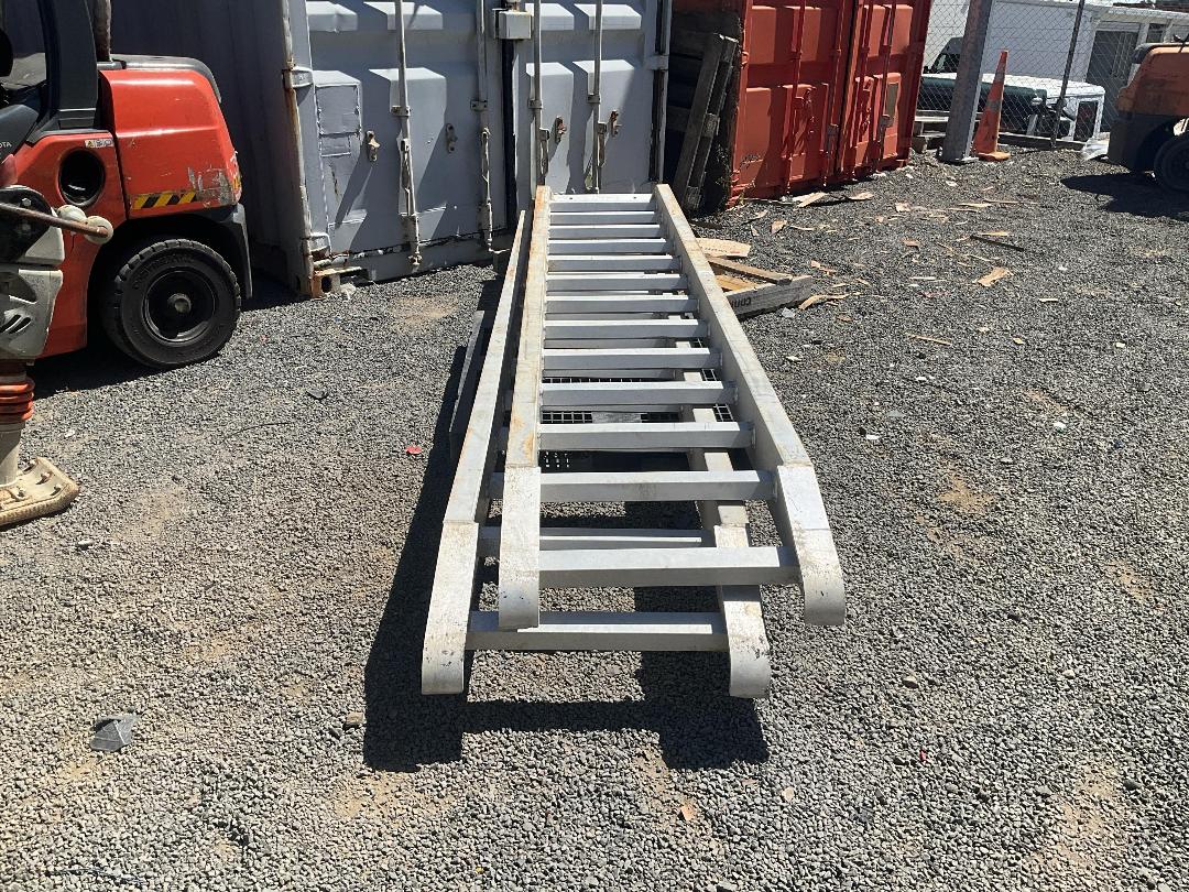 Photo '2' of Hyway 6000kg Rated Loading Ramps