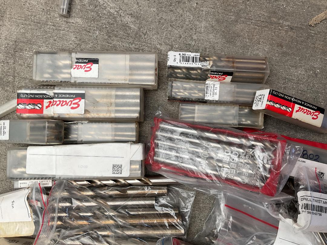 Photo '3' of Bulk Assortment of Drill Bits