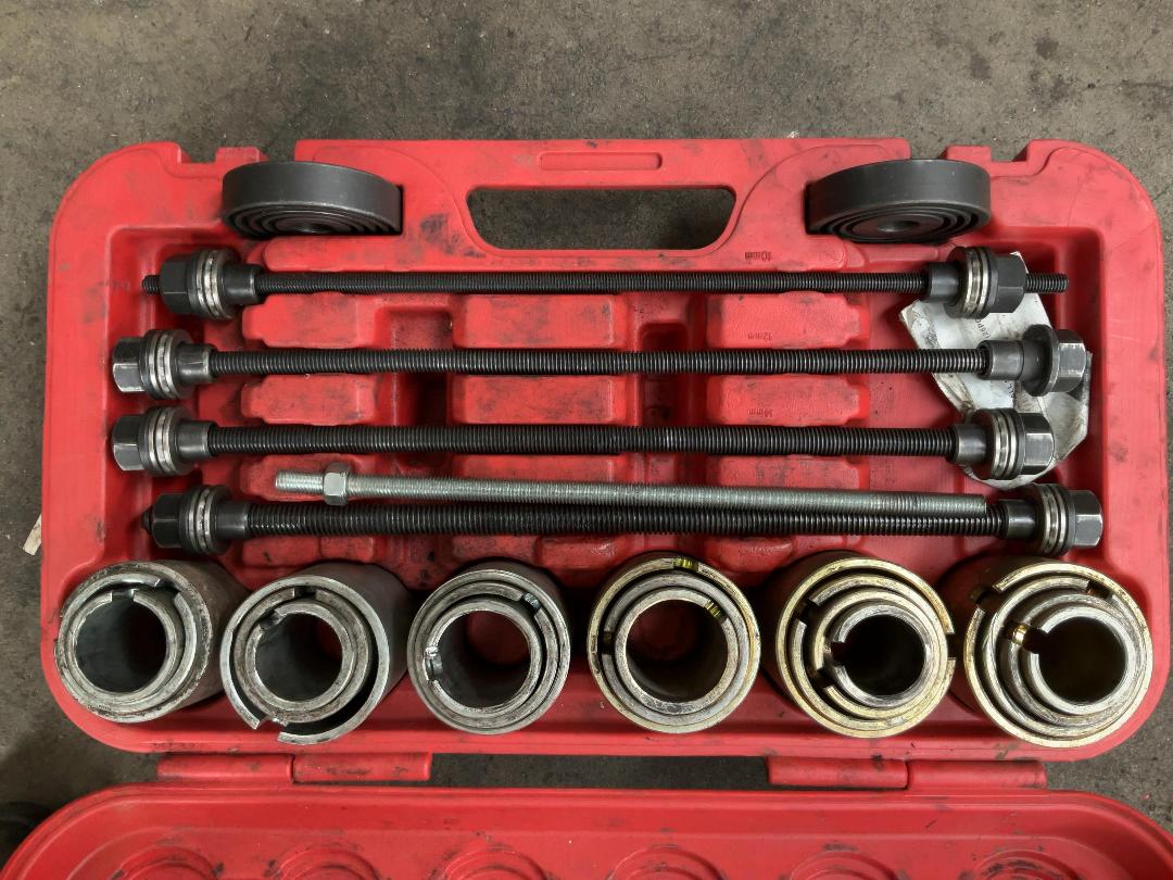 Photo '2' of Universal Sleeve Kit