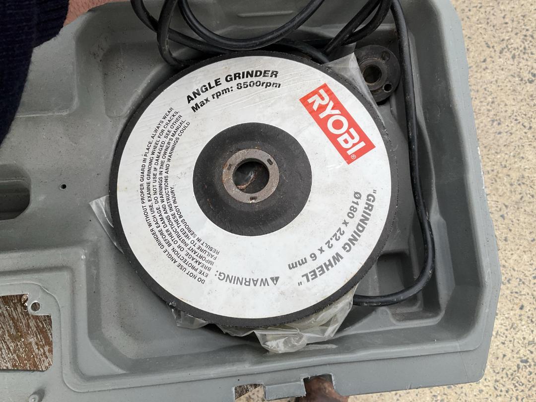 Photo '4' of Ryobi Grinder