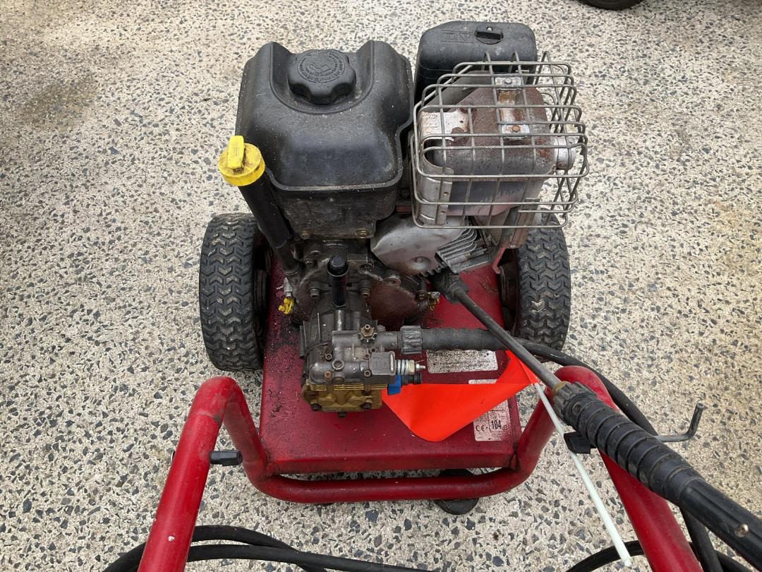 Photo '5' of Briggs & Stratton water blaster