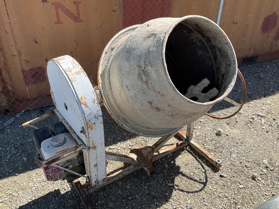 Photo '2' of Concrete mixer Photo '2' of Concrete mixer