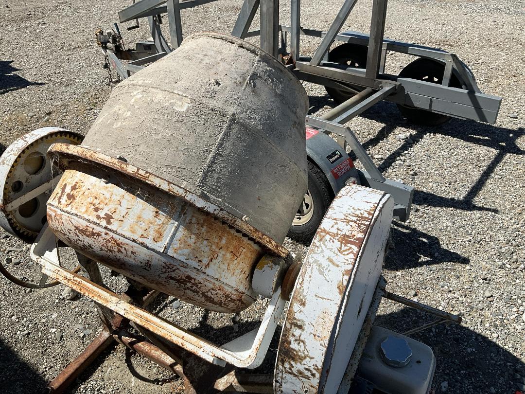 Photo '3' of Concrete mixer Photo '3' of Concrete mixer