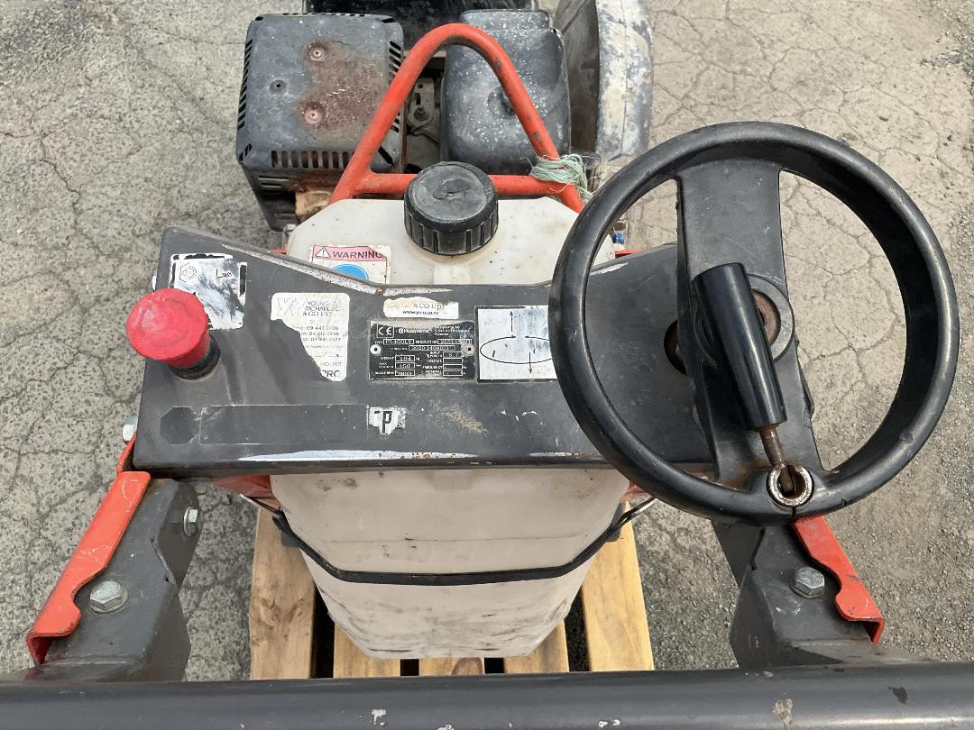 Photo '9' of Husqvarna FS400 Concrete Saw