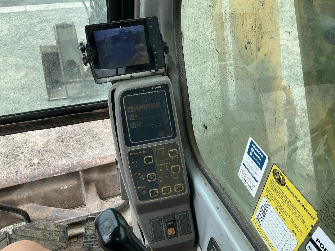 Photo '17' of Circa 2008 Hyundai Robex 80-7 Excavator Photo '17' of Circa 2008 Hyundai Robex 80-7 Excavator