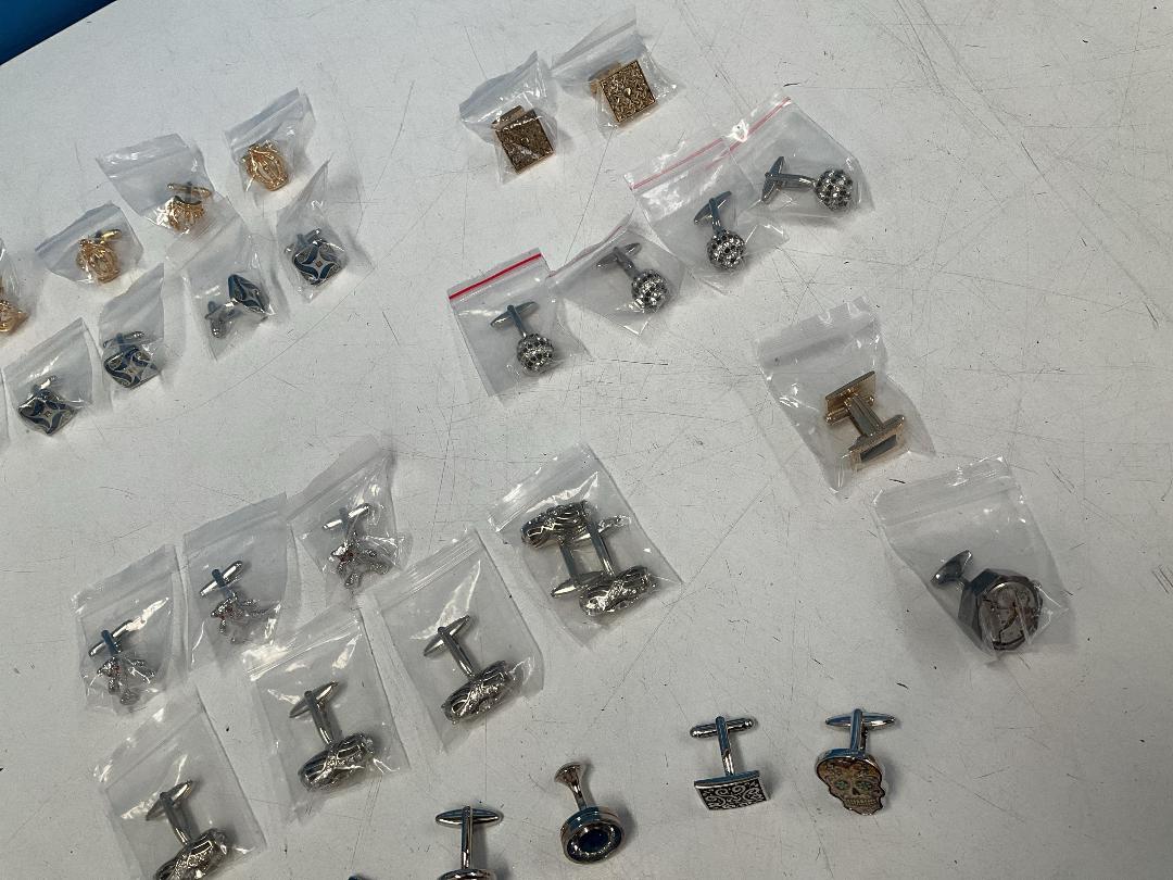 Photo '9' of Assortment of Cufflinks *New* Photo '9' of Assortment of Cufflinks *New*