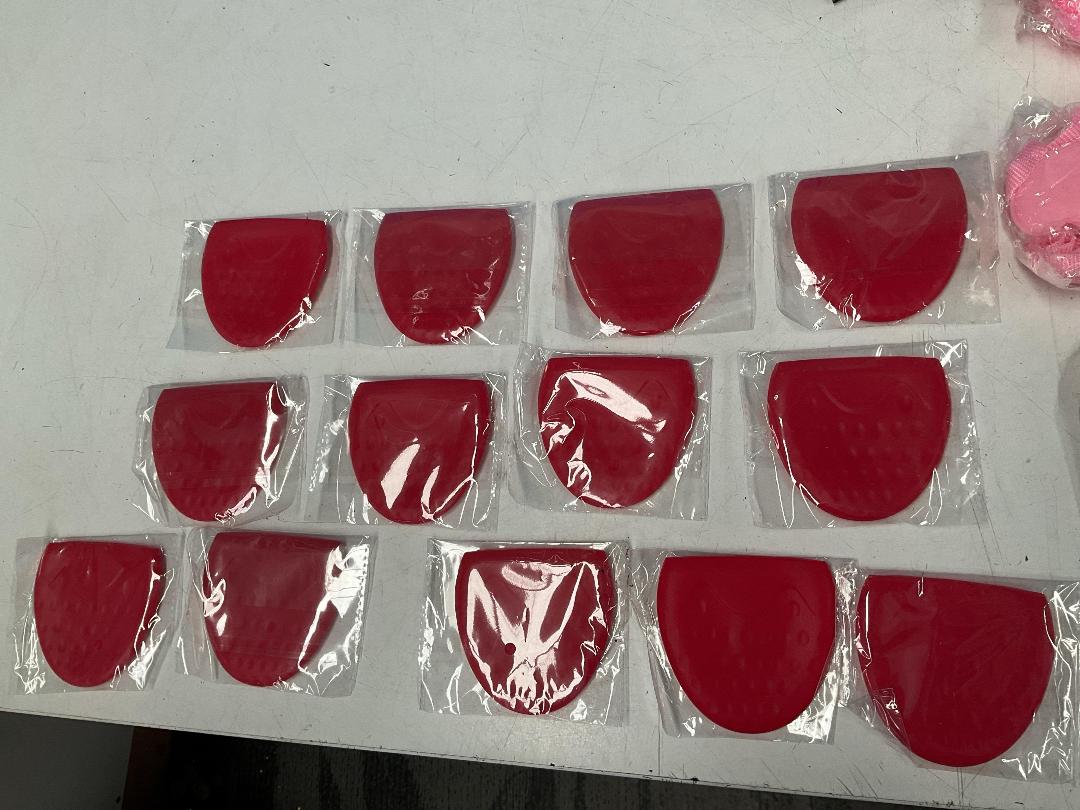 Photo '6' of Miscellaneous Items - Deer Trays or Similar, Toothpaste Squeezers Etc *NEW*