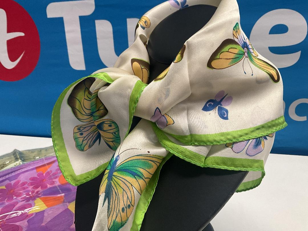 Photo '2' of 100% Silk 50cm Scarf (3pce) *NEW* Photo '2' of 100% Silk 50cm Scarf (3pce) *NEW*