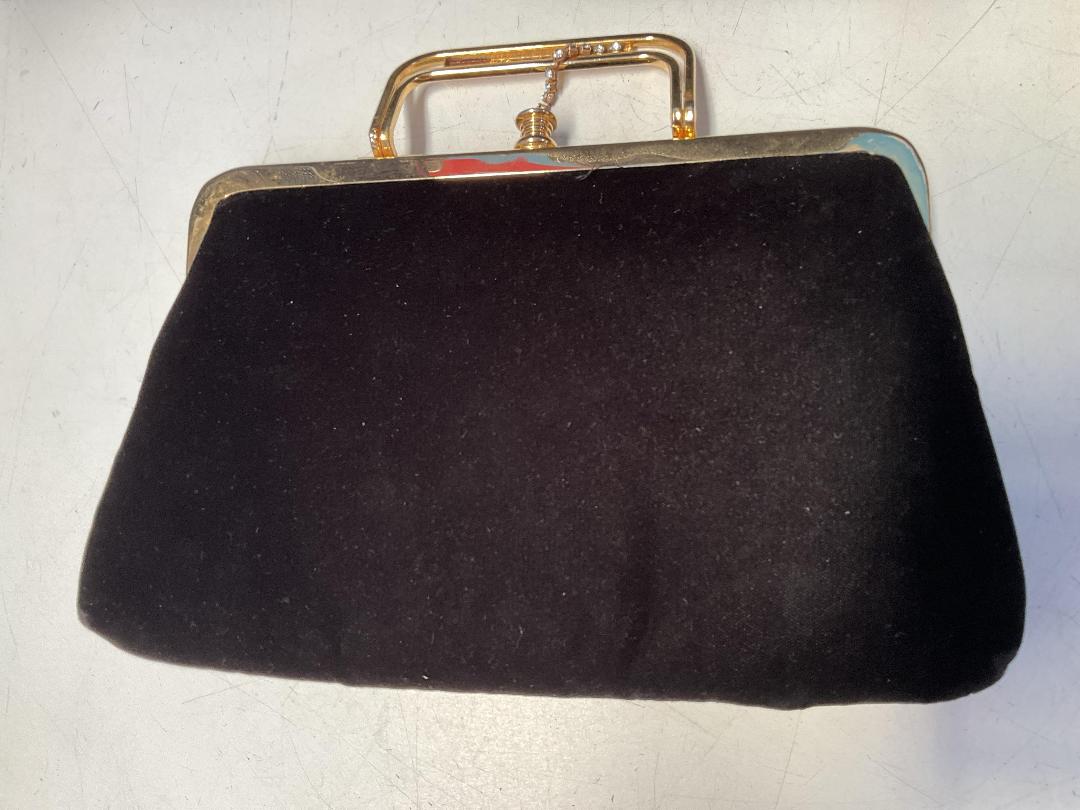 Photo '2' of Assortment of Various Bags