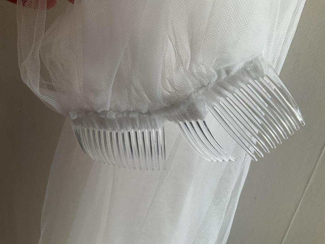 Photo '4' of Long veil with comb
