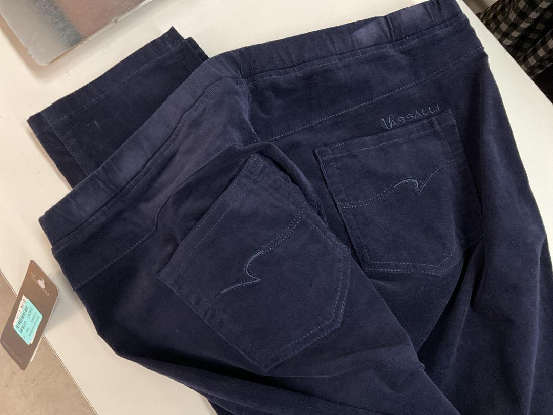 Photo '4' of Vassalli - Skinny Leg Cord Pull On Navy - Size 18 - RRP $139.90 Photo '4' of Vassalli - Skinny Leg Cord Pull On Navy - Size 18 - RRP $139.90