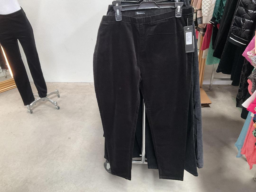 Photo '5' of Vassalli - Skinny Leg Cord Pull On Black - Size 18 - RRP $139.90 Photo '5' of Vassalli - Skinny Leg Cord Pull On Black - Size 18 - RRP $139.90