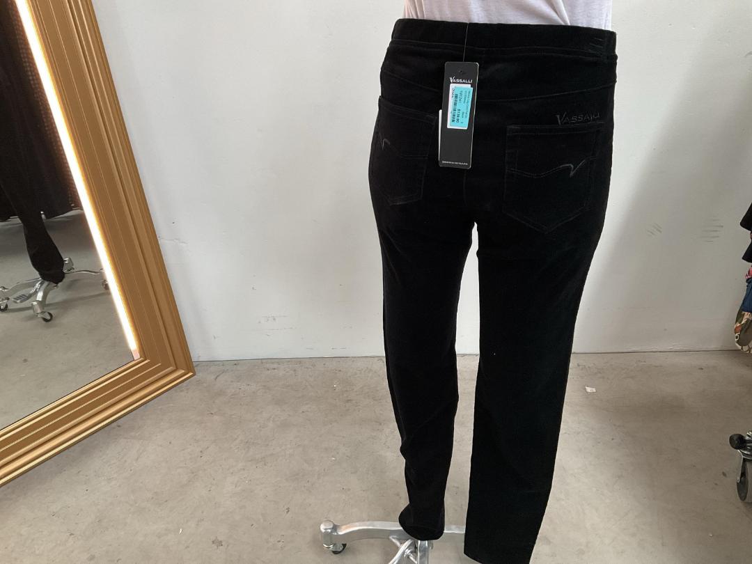 Photo '2' of Vassalli - Slim Cord Pull On Black - Size 18 - RRP $139.90 Photo '2' of Vassalli - Slim Cord Pull On Black - Size 18 - RRP $139.90