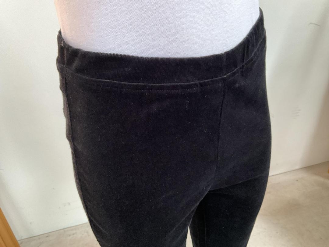 Photo '4' of Vassalli - Slim Cord Pull On Black - Size 18 - RRP $139.90 Photo '4' of Vassalli - Slim Cord Pull On Black - Size 18 - RRP $139.90