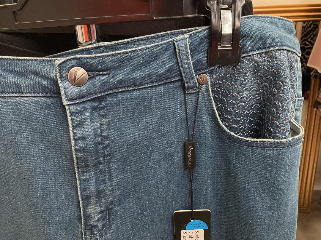 Photo '3' of Vassalli - Skinny Leg F/L Jean w Bask Plain New Blue - Size 18 - RRP $179.90 Photo '3' of Vassalli - Skinny Leg F/L Jean w Bask Plain New Blue - Size 18 - RRP $179.90