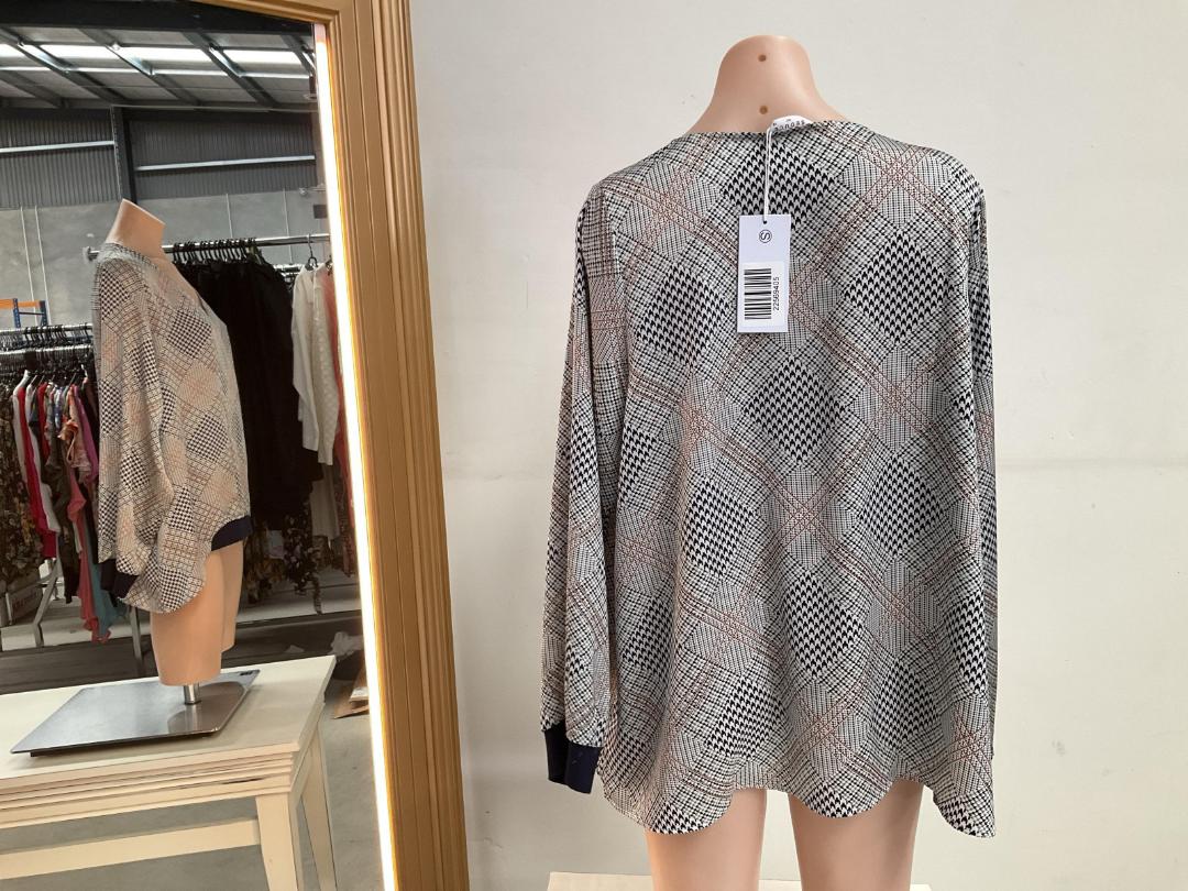 Photo '2' of Seduce NZ- Nova Top Houndstooth - Size 18 - RRP $139.90 Photo '2' of Seduce NZ- Nova Top Houndstooth - Size 18 - RRP $139.90