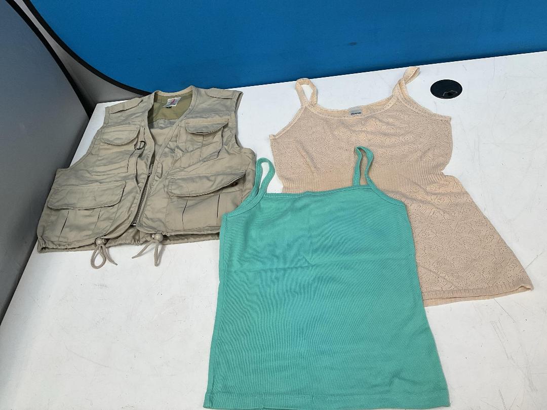 Photo '18' of Assortment of Women’s Clothes