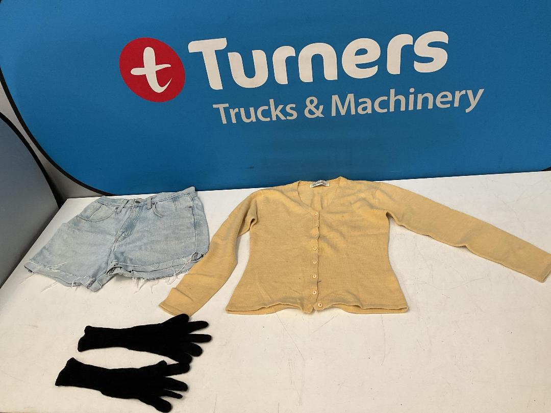 Photo '20' of Assortment of Women’s Clothes