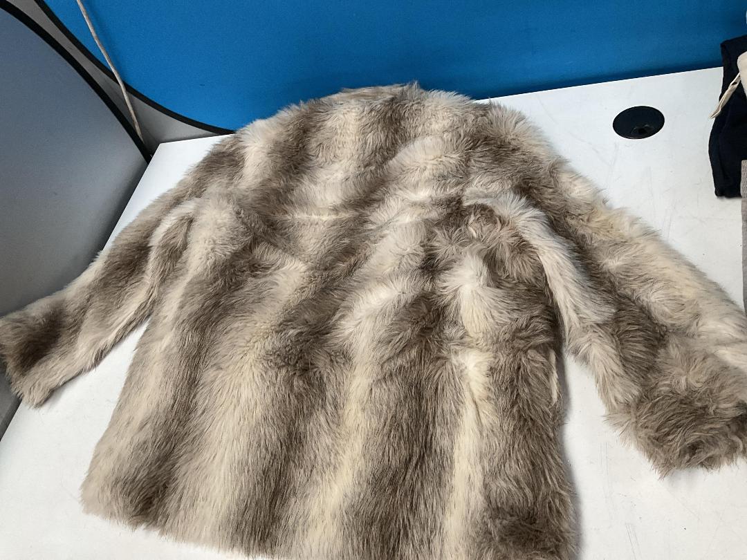 Photo '4' of Assortment of Women’s Clothes