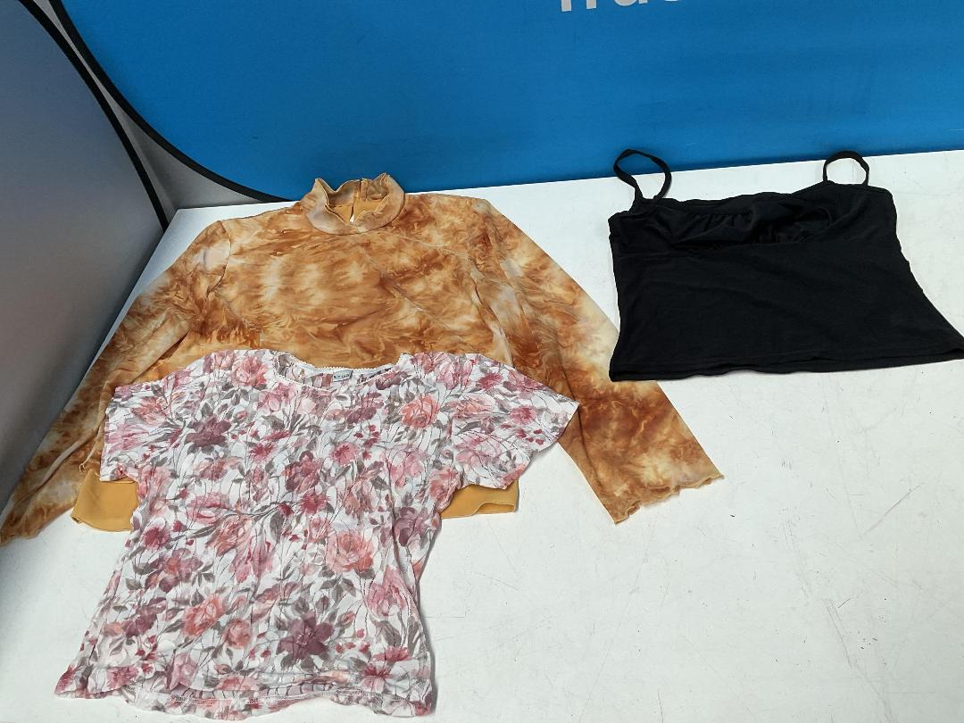 Photo '6' of Assortment of Women’s Clothes