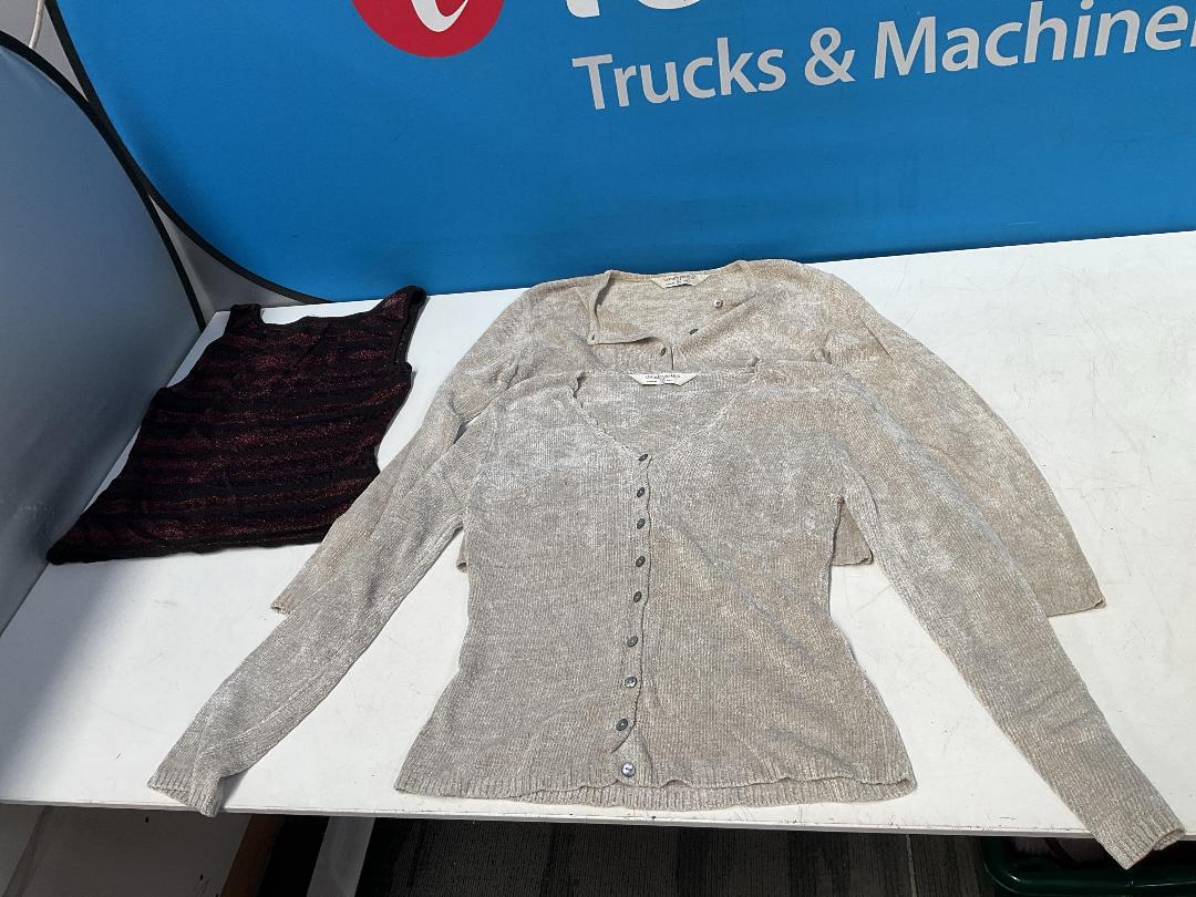 Photo '21' of Assortment of Women’s Clothes