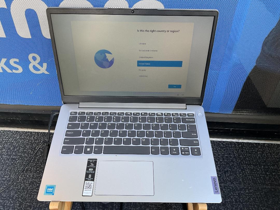 Photo '2' of 2022 Lenovo IdeaPad