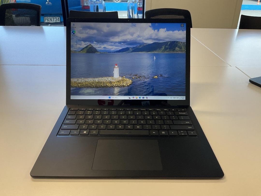 Photo '2' of Microsoft Surface Laptop 4 & Charger Photo '2' of Microsoft Surface Laptop 4 & Charger