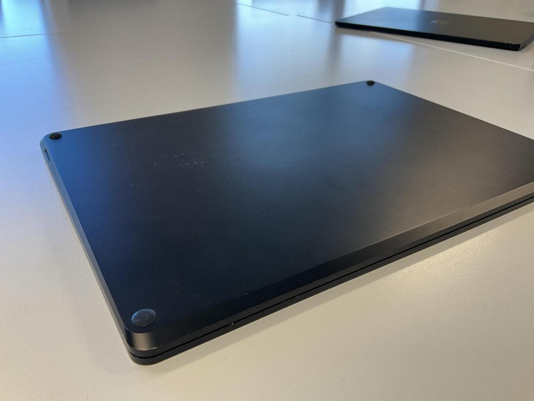 Photo '9' of Microsoft Surface Laptop 4 & Charger Photo '9' of Microsoft Surface Laptop 4 & Charger