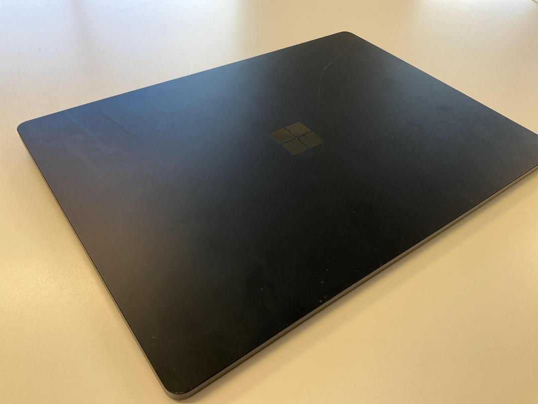 Photo '10' of Microsoft Surface Laptop 4 & Charger Photo '10' of Microsoft Surface Laptop 4 & Charger