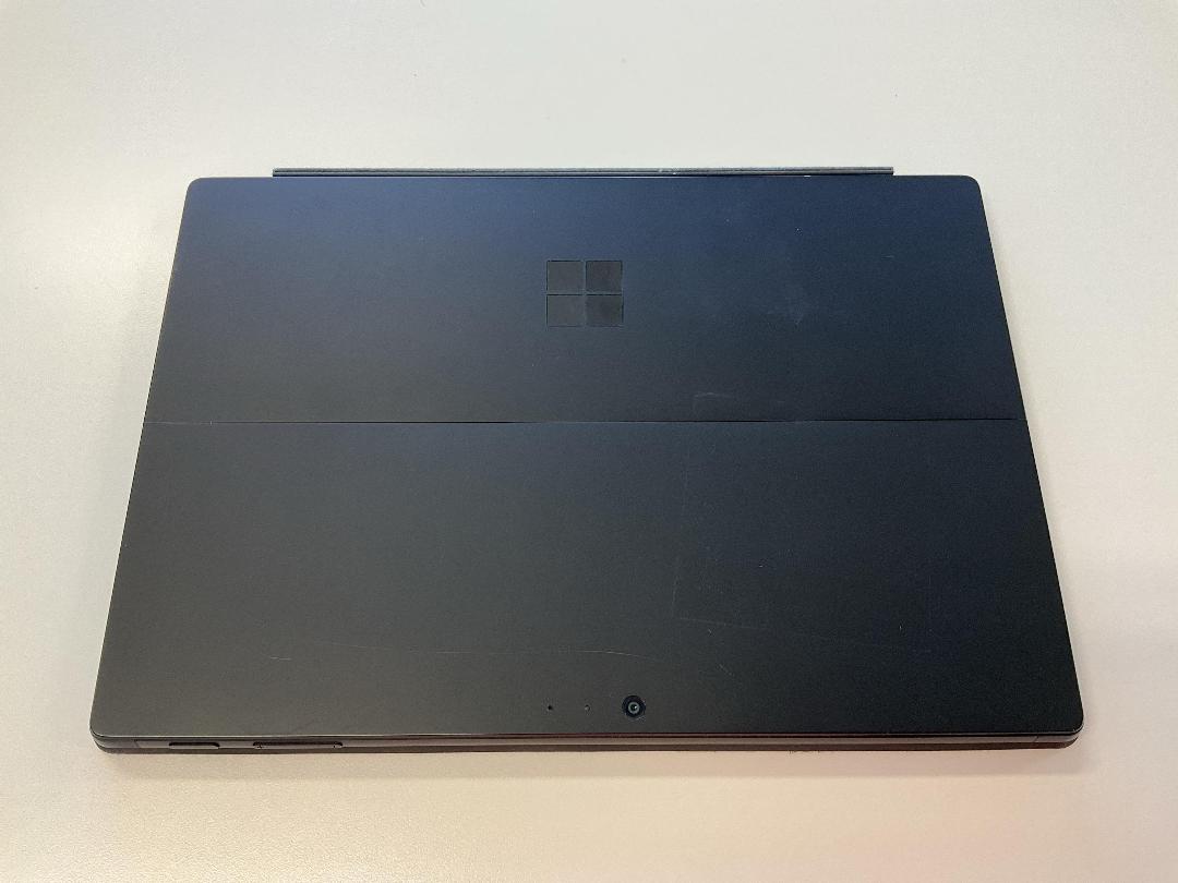 Photo '2' of Microsoft Surface Pro 5 & Charger Photo '2' of Microsoft Surface Pro 5 & Charger