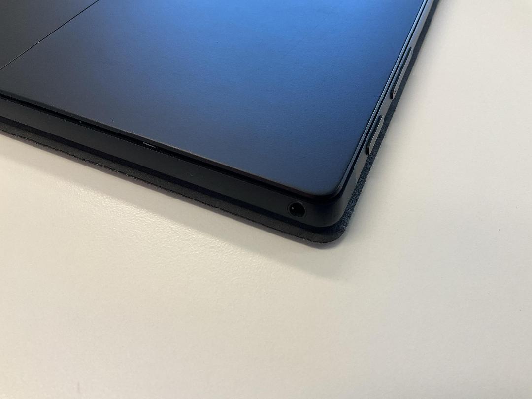 Photo '5' of Microsoft Surface Pro 5 & Charger Photo '5' of Microsoft Surface Pro 5 & Charger