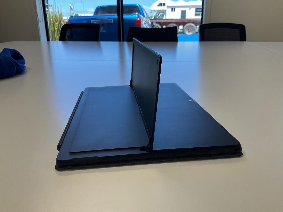 Photo '7' of Microsoft Surface Pro 5 & Charger Photo '7' of Microsoft Surface Pro 5 & Charger