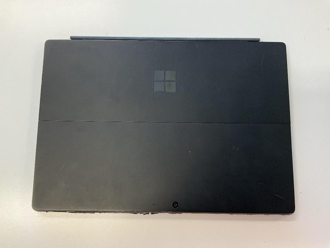 Photo '5' of Microsoft Surface Pro 5 & Charger Photo '5' of Microsoft Surface Pro 5 & Charger