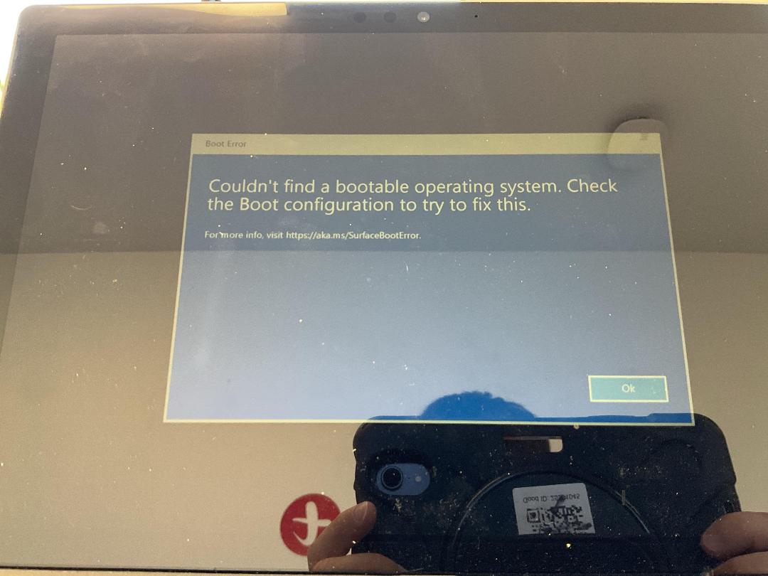 Photo '2' of Microsoft Surface Pro 5 & Charger Photo '2' of Microsoft Surface Pro 5 & Charger