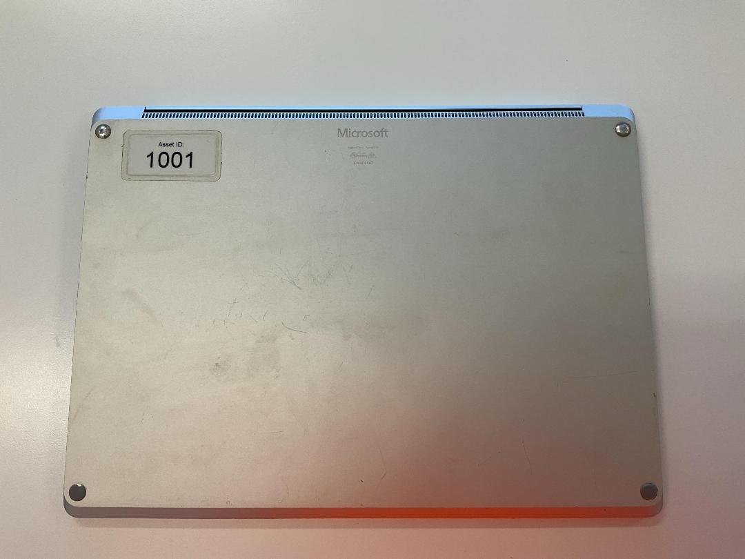 Photo '6' of Microsoft Surface Laptop & Charger Photo '6' of Microsoft Surface Laptop & Charger