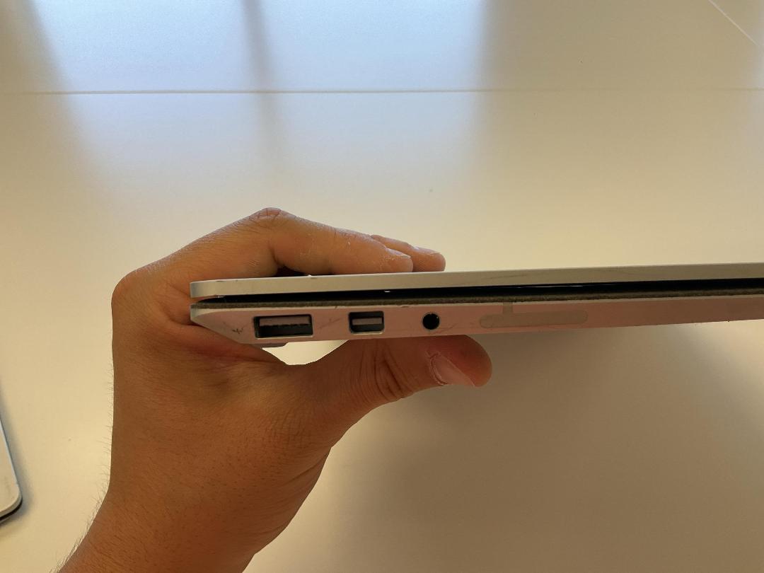 Photo '5' of Microsoft Surface Laptop & Charger Photo '5' of Microsoft Surface Laptop & Charger