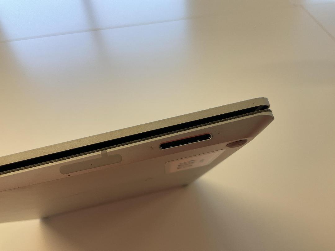 Photo '5' of Microsoft Surface Laptop & Charger