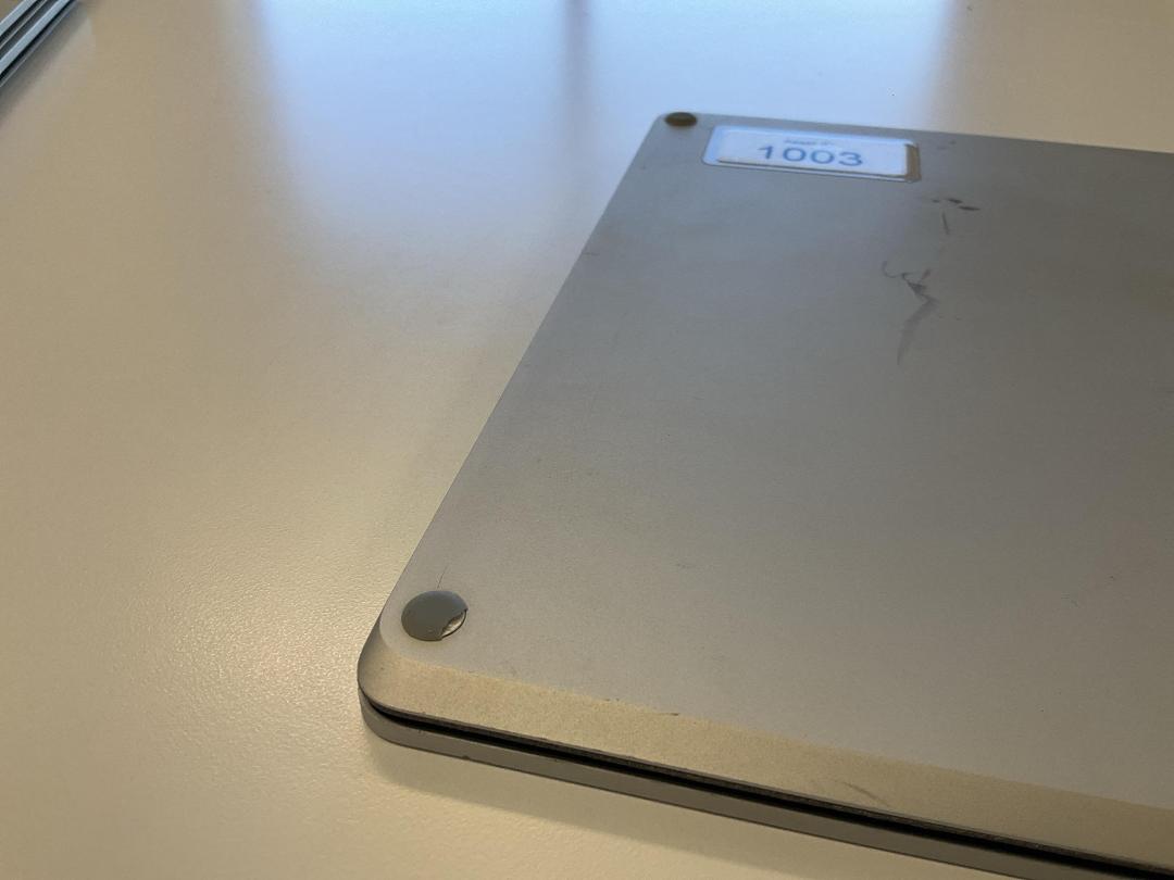 Photo '9' of Microsoft Surface Laptop & Charger