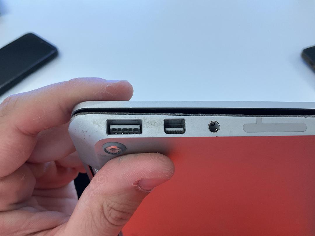 Photo '5' of Microsoft Surface Laptop & Charger