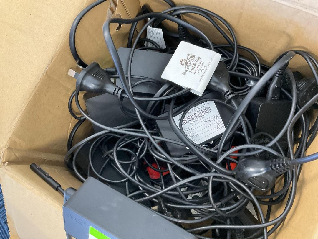 Photo '9' of Microsoft Surface Laptop & Charger