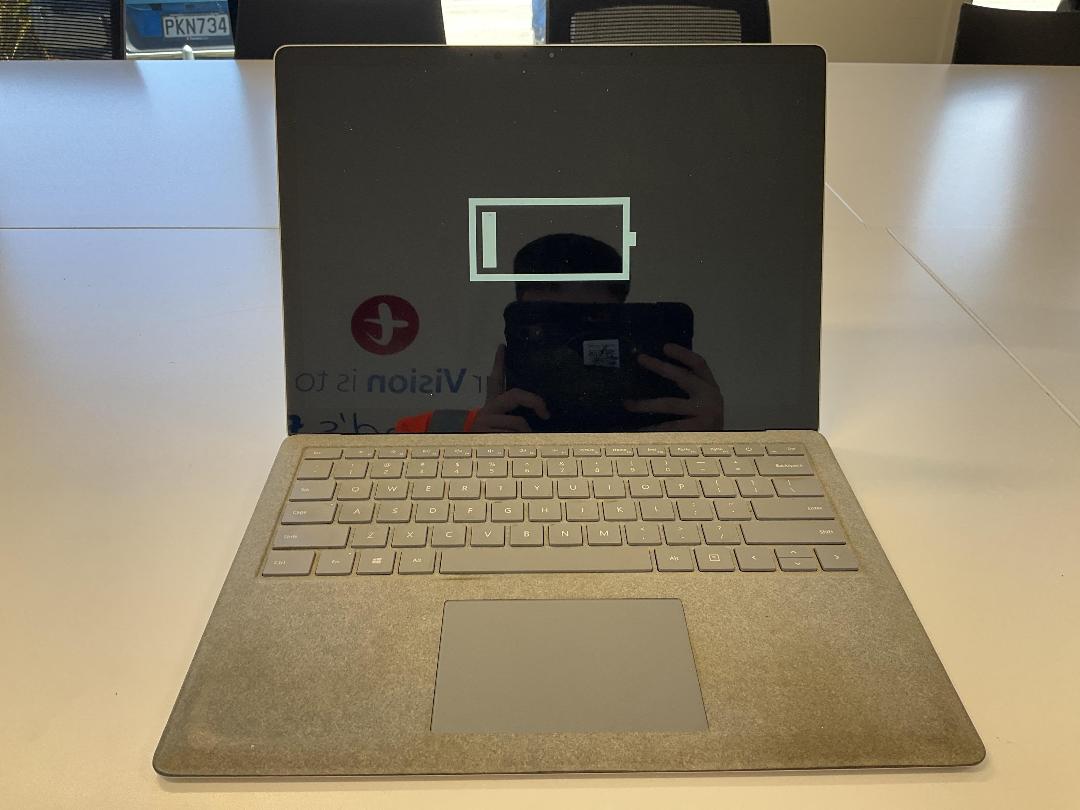 Photo '9' of Microsoft Surface Laptop & Charger Photo '9' of Microsoft Surface Laptop & Charger