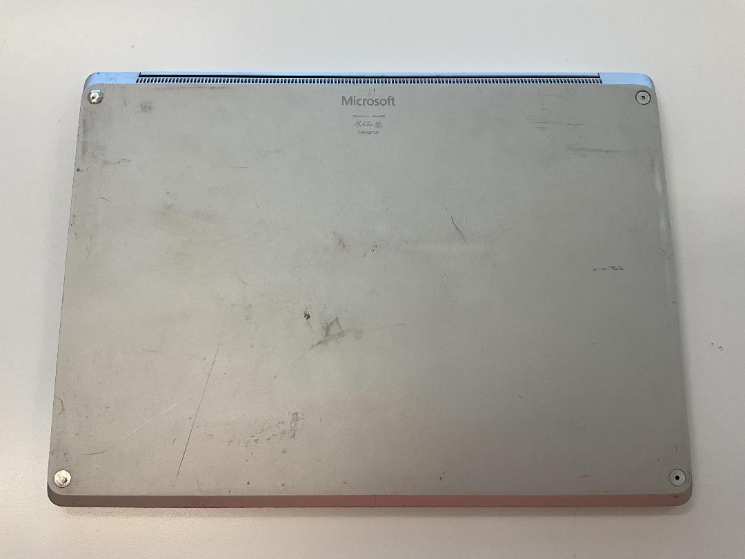 Photo '7' of Microsoft Surface Laptop & Charger Photo '7' of Microsoft Surface Laptop & Charger