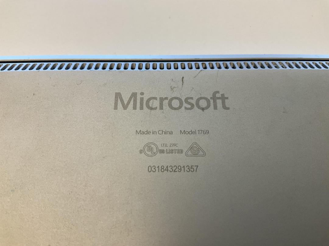 Photo '8' of Microsoft Surface Laptop & Charger Photo '8' of Microsoft Surface Laptop & Charger