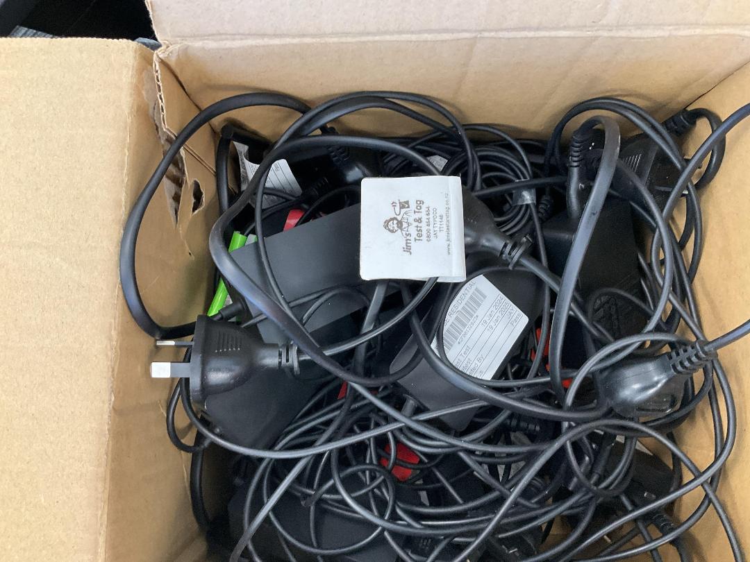 Photo '10' of Microsoft Surface Laptop & Charger Photo '10' of Microsoft Surface Laptop & Charger