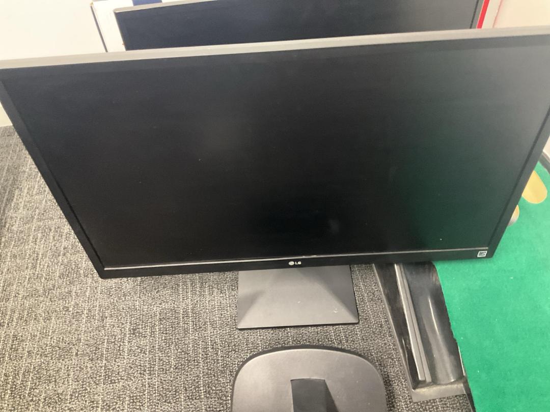 Photo '3' of 3 x Monitors Photo '3' of 3 x Monitors